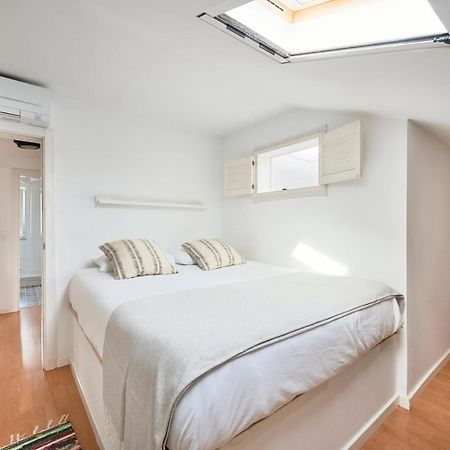 Bright Apt W Balcony, Ac, Parking, By Timecooler Lisbon Luaran gambar