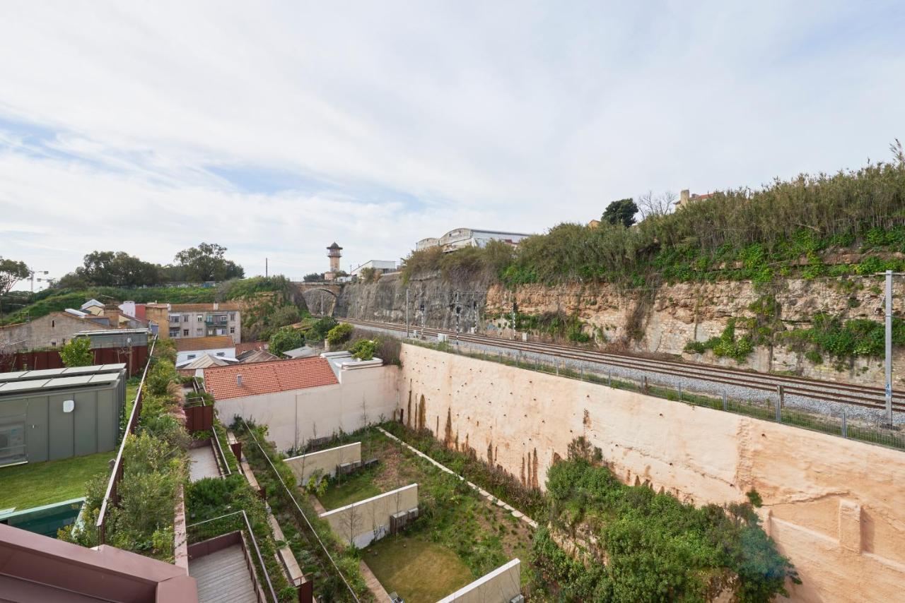 Bright Apt W Balcony, Ac, Parking, By Timecooler Lisbon Luaran gambar