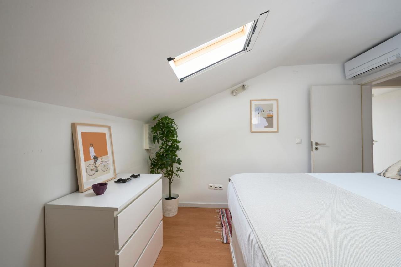 Bright Apt W Balcony, Ac, Parking, By Timecooler Lisbon Luaran gambar