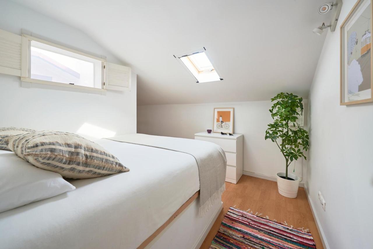 Bright Apt W Balcony, Ac, Parking, By Timecooler Lisbon Luaran gambar