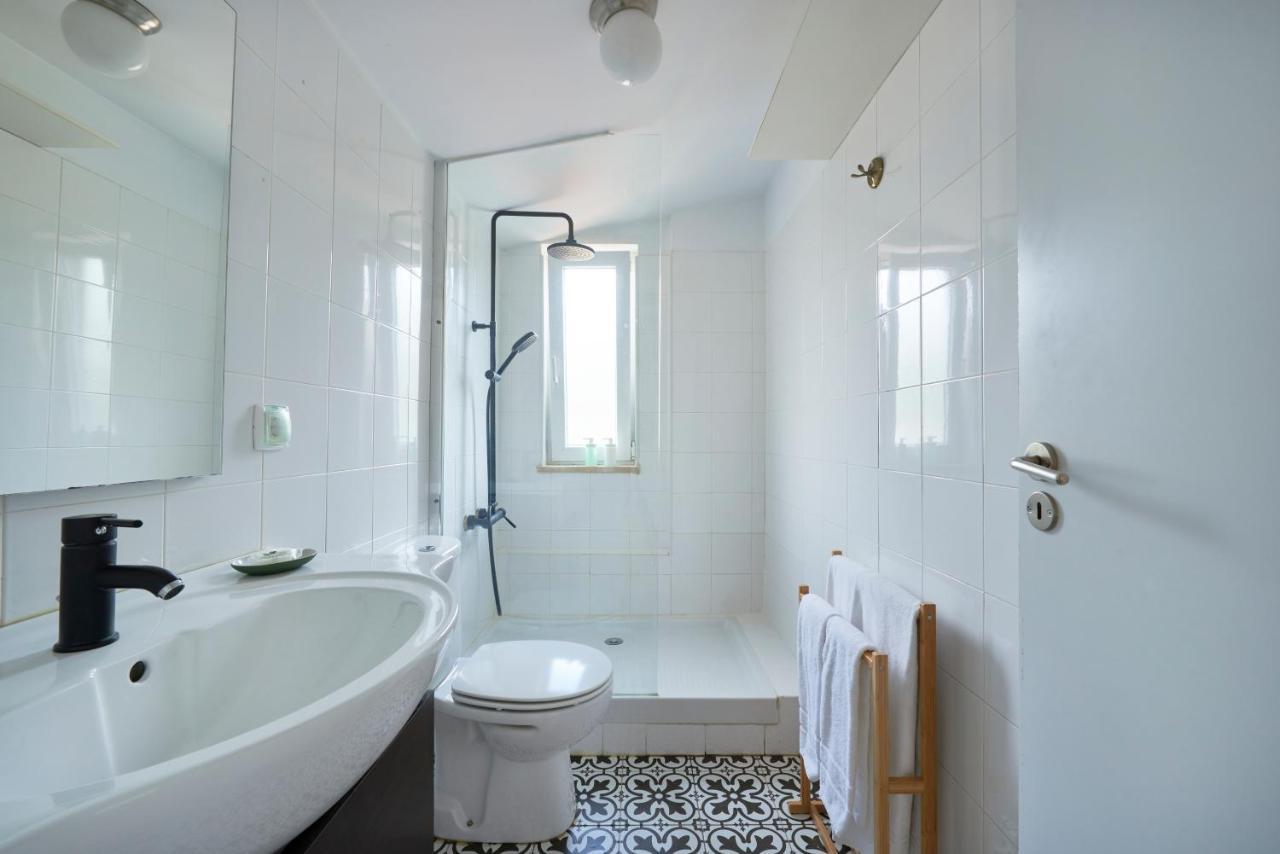 Bright Apt W Balcony, Ac, Parking, By Timecooler Lisbon Luaran gambar