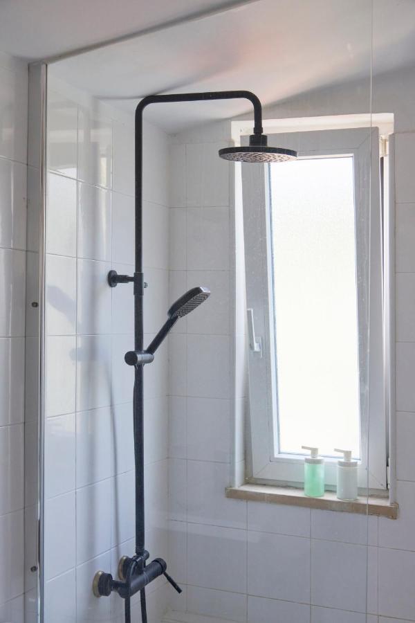 Bright Apt W Balcony, Ac, Parking, By Timecooler Lisbon Luaran gambar