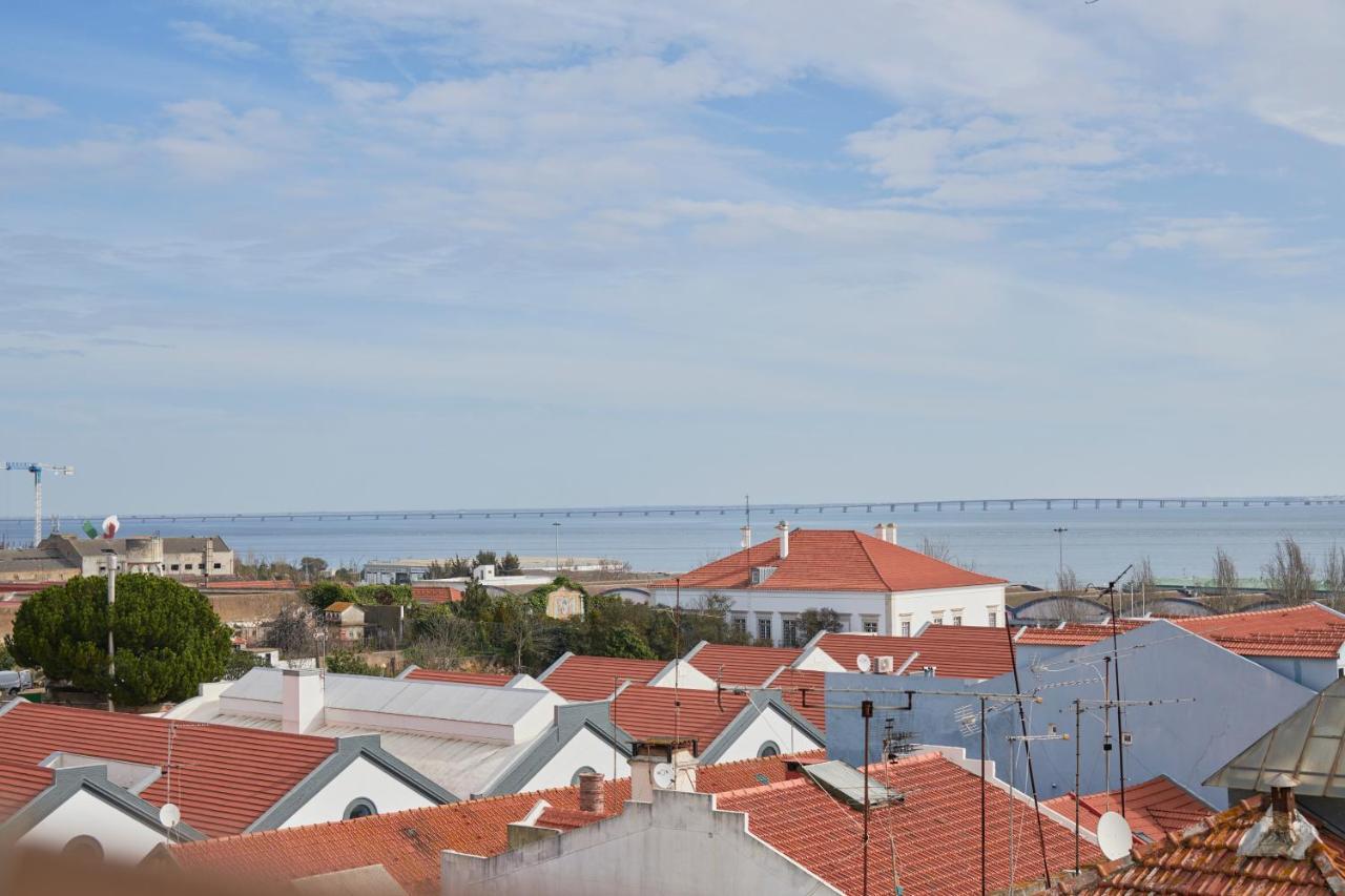 Bright Apt W Balcony, Ac, Parking, By Timecooler Lisbon Luaran gambar