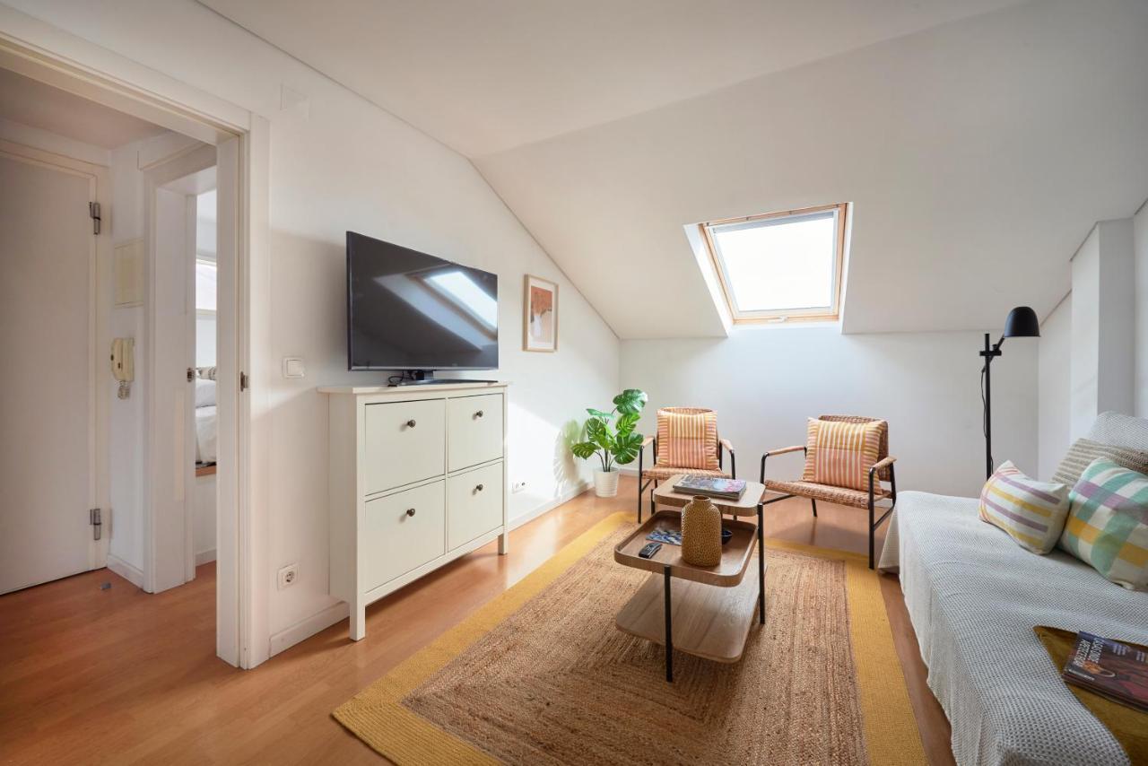 Bright Apt W Balcony, Ac, Parking, By Timecooler Lisbon Luaran gambar