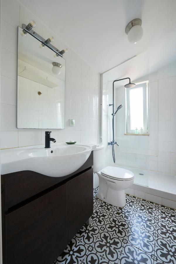 Bright Apt W Balcony, Ac, Parking, By Timecooler Lisbon Luaran gambar